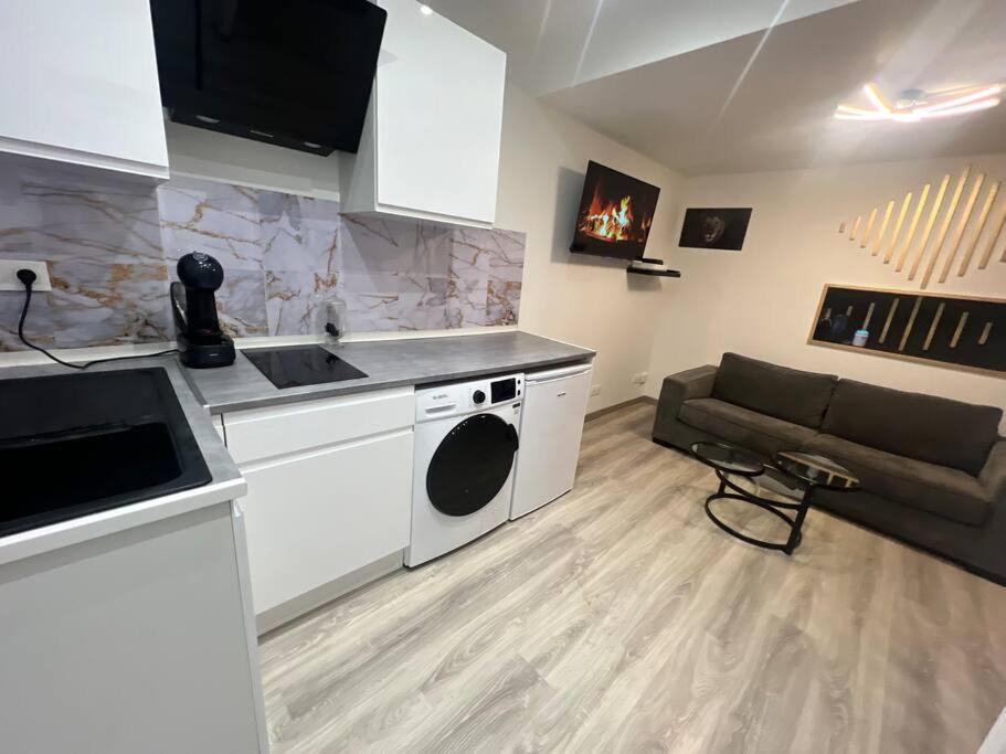 Maison Appartement Triplex Avec Jacuzzi Et Sauna Сент Етиен Екстериор снимка